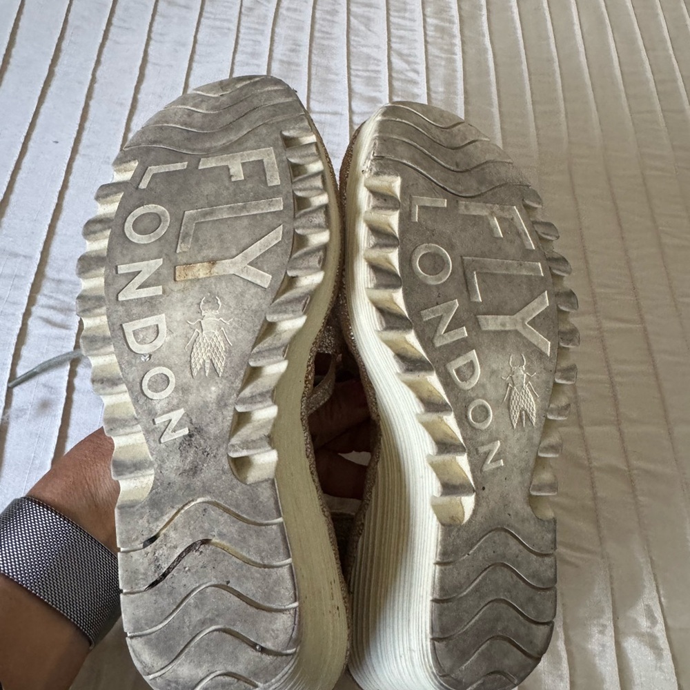 Fly London Women's Yuke Tan/Silver and Cream Sandals - Picture 4 of 7